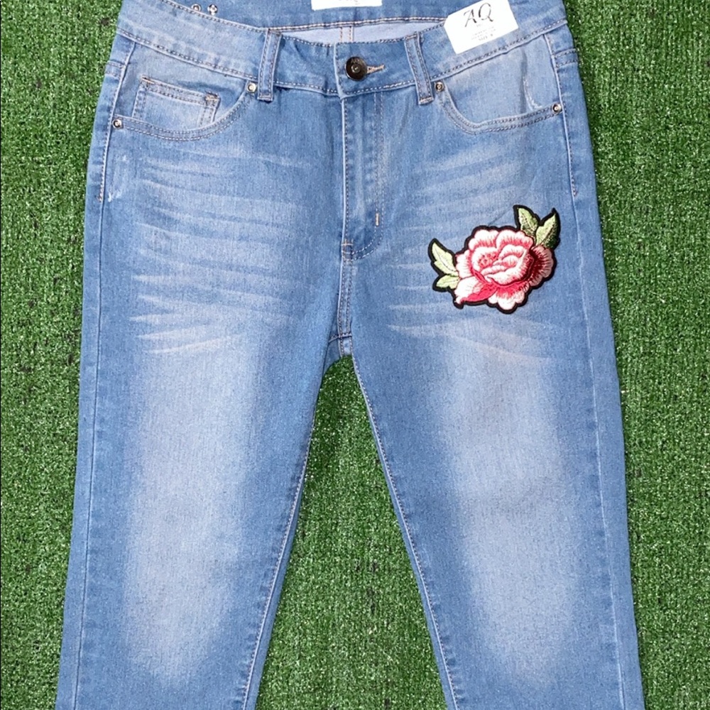 🌺AQ Premium Collection Capris🌺 - Picture 2 of 4